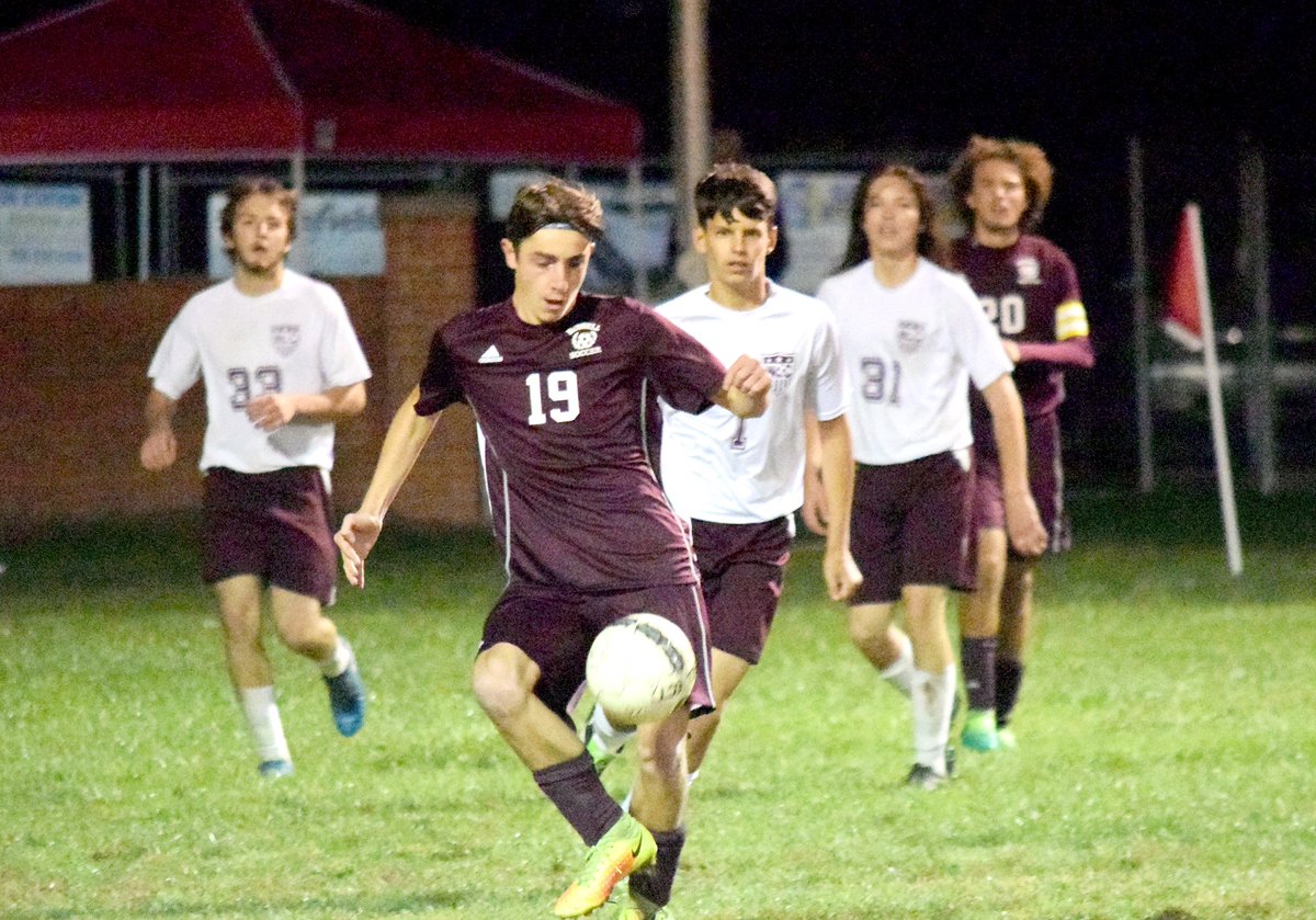 1016sports's tweet image. Tue Reg16 bsc: Russell (8-8-1) 5, West (11-11-0) 2. R: Sabotchick (3G/2A), Ewing (2G/2A), @crigsby6 (A). W: Craig (G), @IsaiahParsons6 (G/A)