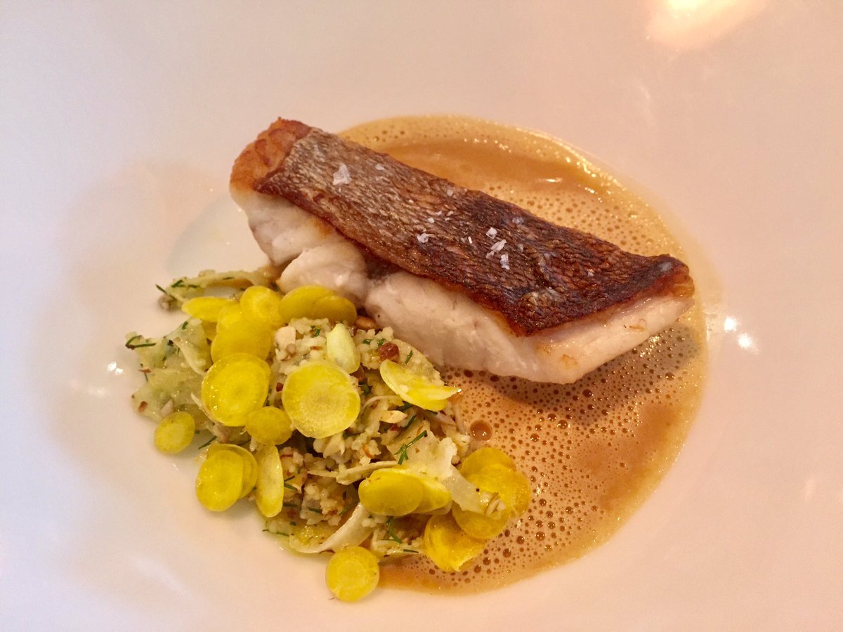 FoodOracle's tweet image. This is what #seafood in #sydney is all about...Moxhe in Bronte 🦐 @goodfoodAU @myffyrigby