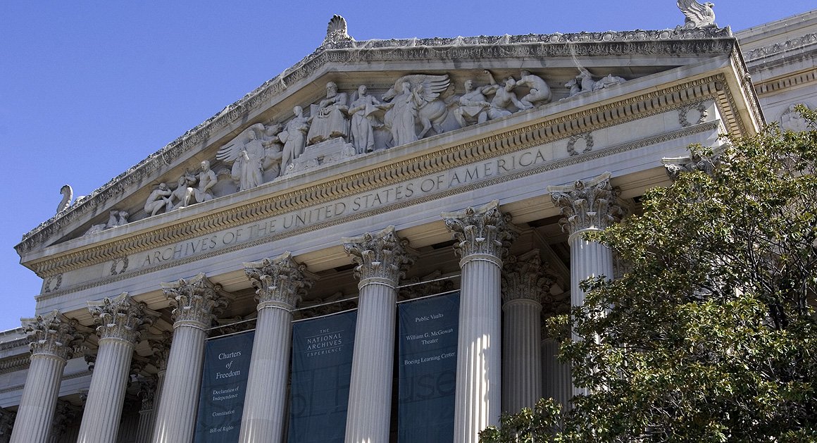politico's tweet photo. National Archives warned Trump White House to preserve documents https://t.co/4QPYJkQiKl https://t.co/FCggzqddam
