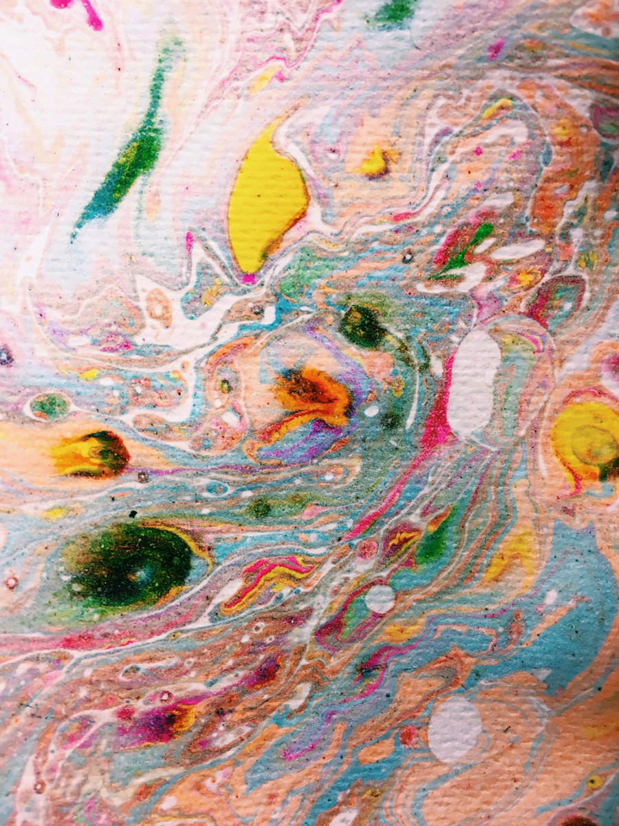 dazzahoops's tweet photo. Got myself some new marble inks😍 #marbling #marbleink #madebyhooper #playtime https://t.co/QBMQX4Y2sG