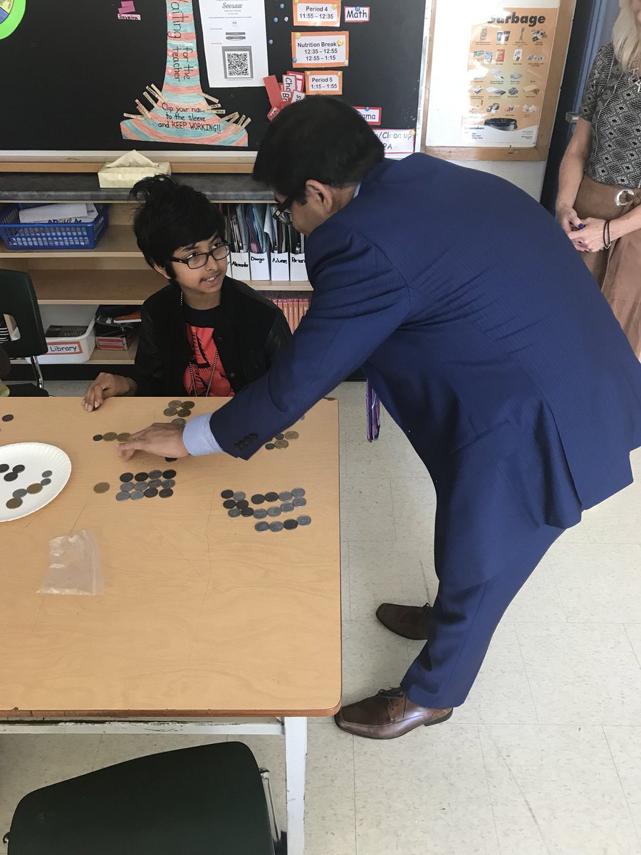 PeelSchools's tweet photo. .@PDSB_Director met with staff and students at @swc_ps. He was popular with signing autographs for many grade 4 students. #WeInspire https://t.co/pn9TW6GHT4