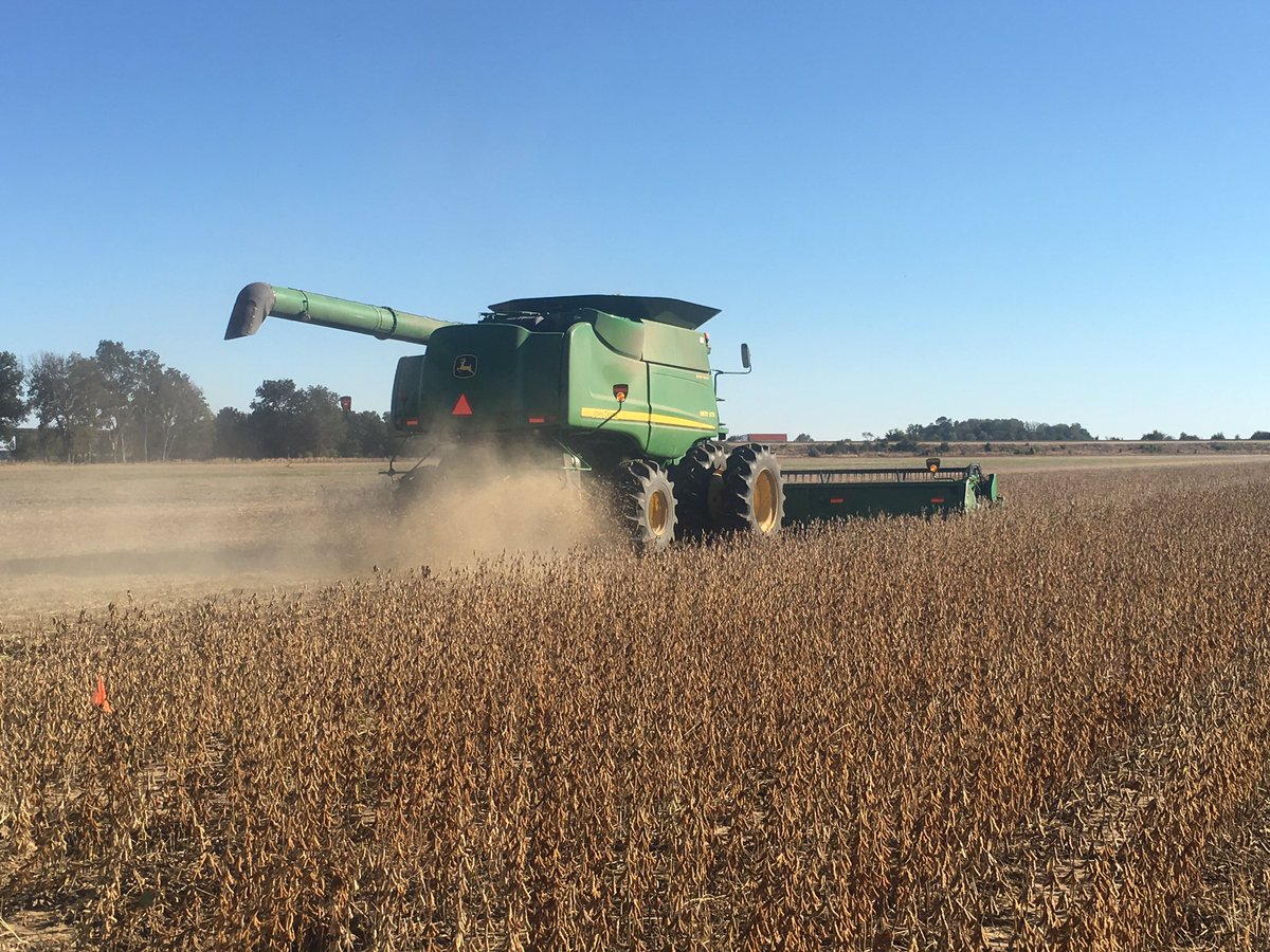 In 2016, Minnesota farmers produced 394 million bushels or 10,722,900 metric tons of soybeans! 2017 harvest is under way! #agfact