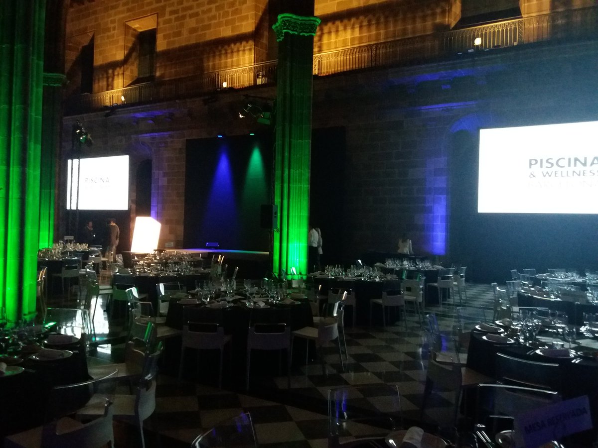 Todo a punto para la gala de los premios @PiscinaWellness 2017 suerte a los participantes