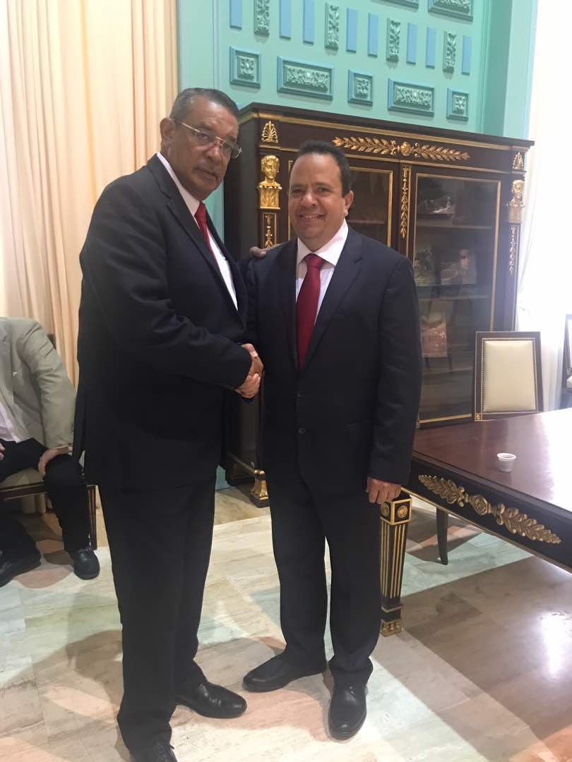 Los Gobernadores patriotas de Venezuela hoy prestamos juramento ante la <a href="/ANC_ve/">Constituyente</a> y ante nuestro pueblo ¡Leales a Chávez! #BolívarBolivariano