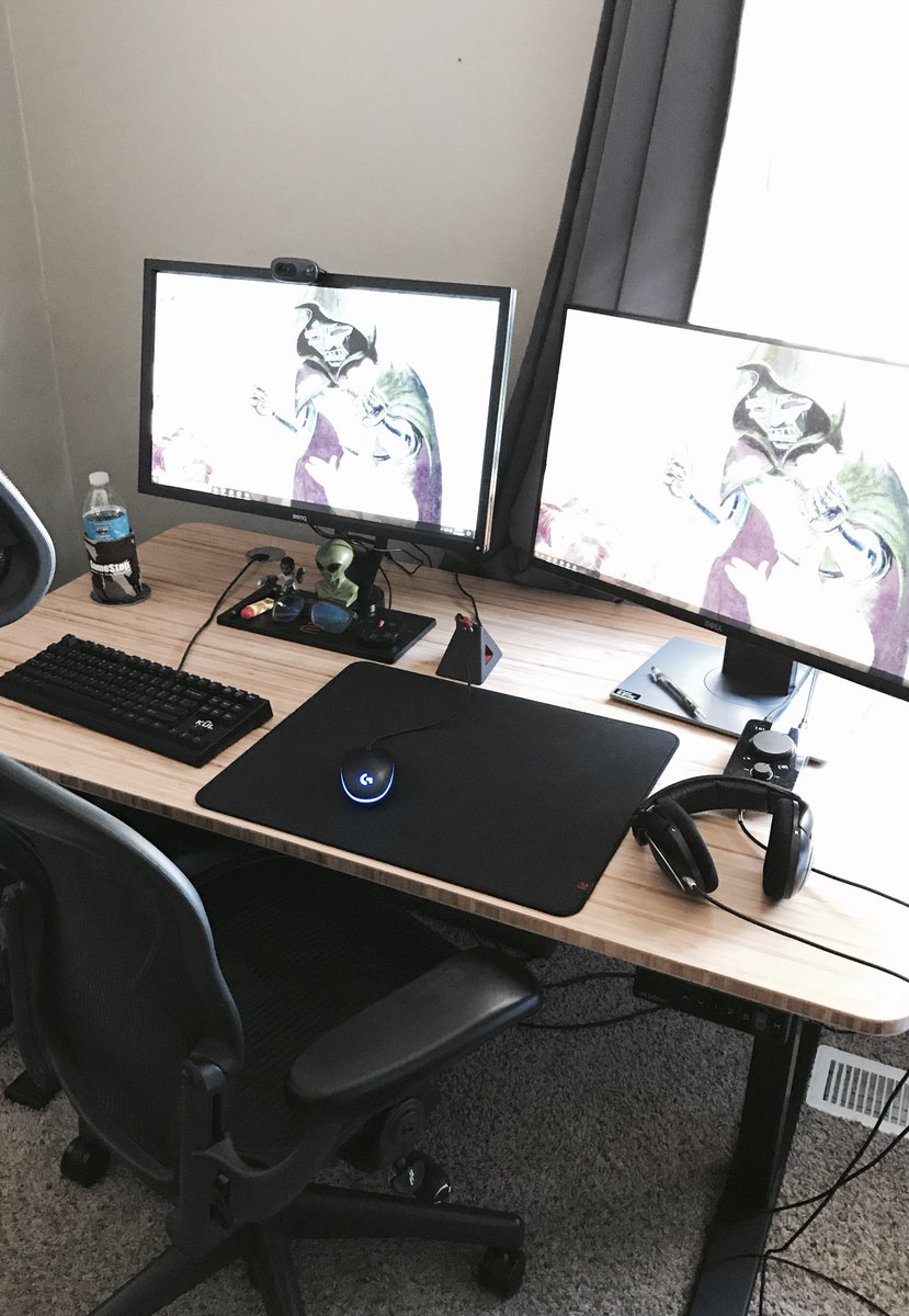 DigitalDarin's tweet image. My current home office setup. Wire management needs some work but the ergonomics are on point! #HomeOffice #Ergonomics #SitStand