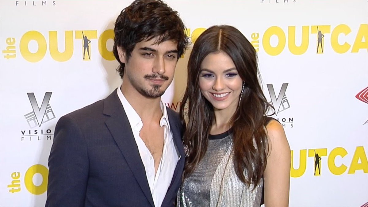Floourchu_'s tweet photo. me puse a ver fotos de Victoria y Avan y es IMPOSIBLE no shippear #Vavan edcsyunhasdd son HERMOSOS 🤭😊 https://t.co/lGqV7dFBmH