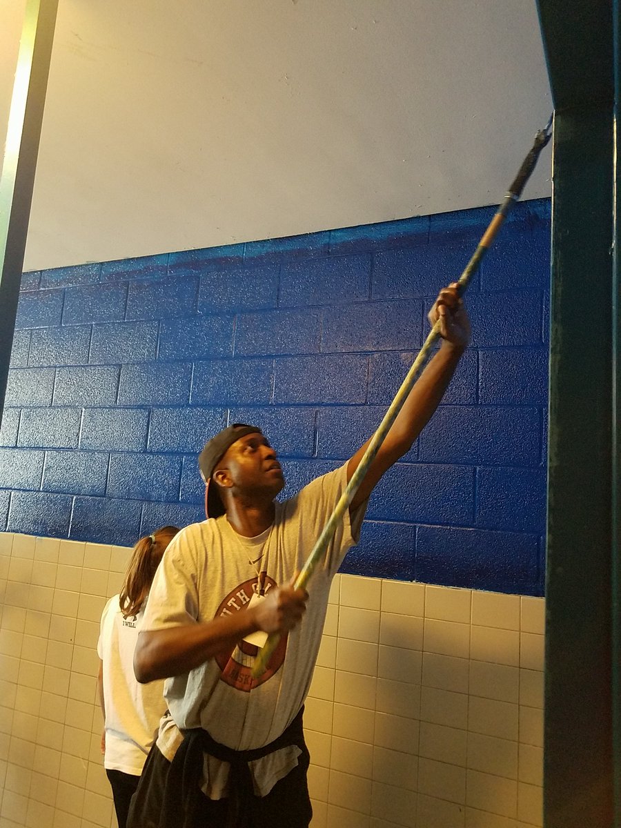 The6thBranch's tweet photo. Students from @TEScharlotte doing great painting work in Johston Sq. Elem. on a service @OutwardBoundBCB trip! #GrabABrush #GrabAShovel https://t.co/FqkdjZDVHj