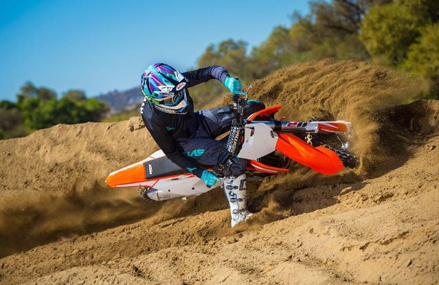 aliasmx_'s tweet image. Need a fork with that knife? 🍴 #Diggingin #ALiASMX