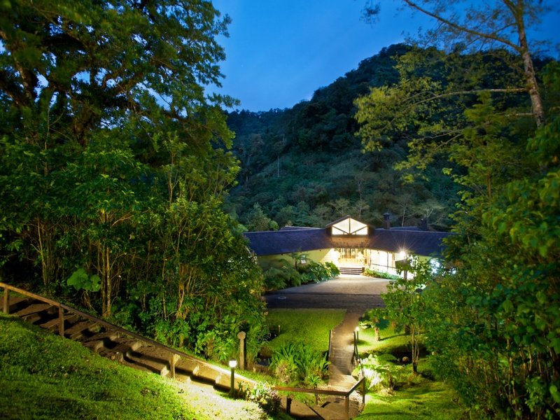 When our guests give us top kudos, we say GRACIAS!!! Proud to be featured in <a href="/CNTraveler/">Condé Nast Traveler</a> Readers' Choice #rca2017 
bit.ly/CNT-TopResorts…