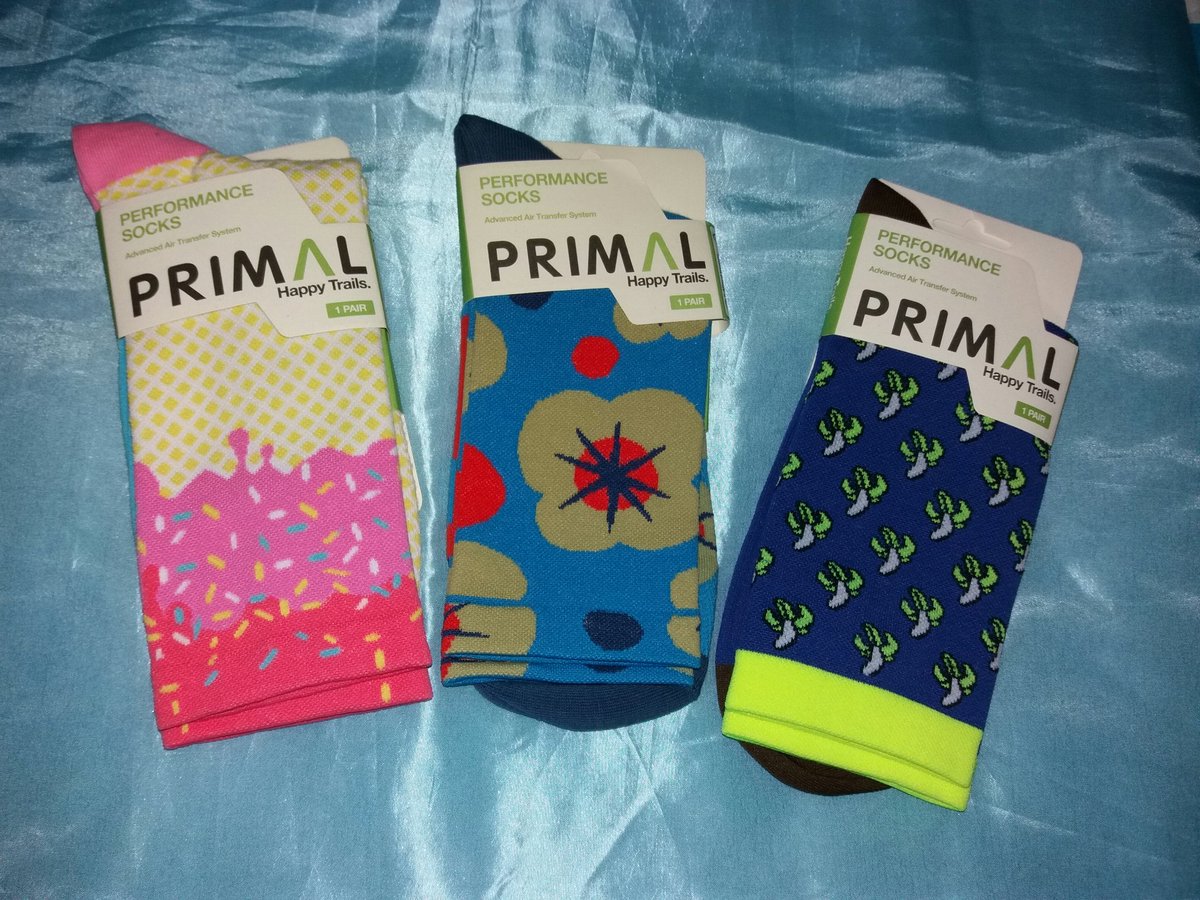 CB_cycles's tweet photo. New @PrimalEurope socks day! Ice cream, flower power &amp; go bananas #cyclingsocks #sockdoping 👍 https://t.co/nDvbgZvqVT