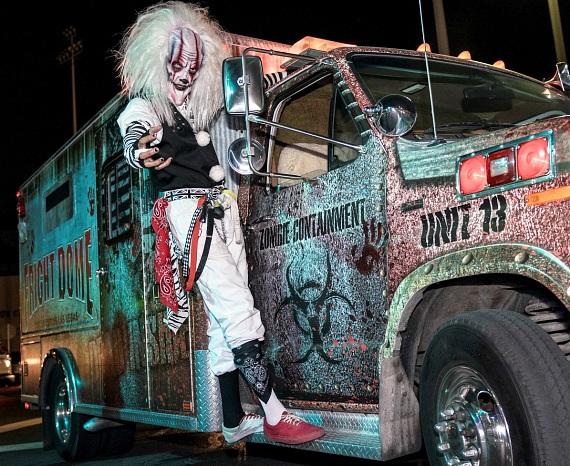 VegasNews's tweet image. Friday the 13th Weekend at @FrightDome with @NevadaSPCA, @JaymesV, @JonathanBennett and Zak Bagans @VegasNews - bit.ly/2yqNPpc