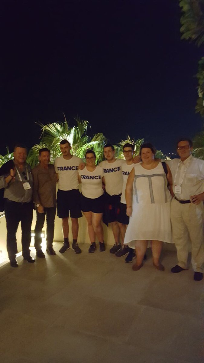 AURAOrientation's tweet photo. un aspect 🎉🎁de notre #TeamFR @auvergnerhalpes après la compétition #WS_AbuDhabi avec le 🔝soutien de @Stefpernod et des co-pdts #ODM2017 https://t.co/0ntkFpt4Ey