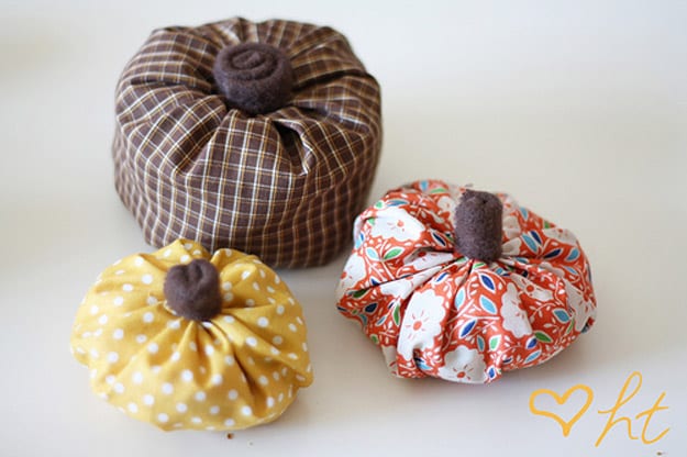Sewingdotcom's tweet photo. AUTUMN is beautiFALL! (Sorry for the pun!) 🍂🌰☕ 
--
See the best projects you can do this season here: https://t.co/hkqEuK2U7P https://t.co/CLQIbRU56W