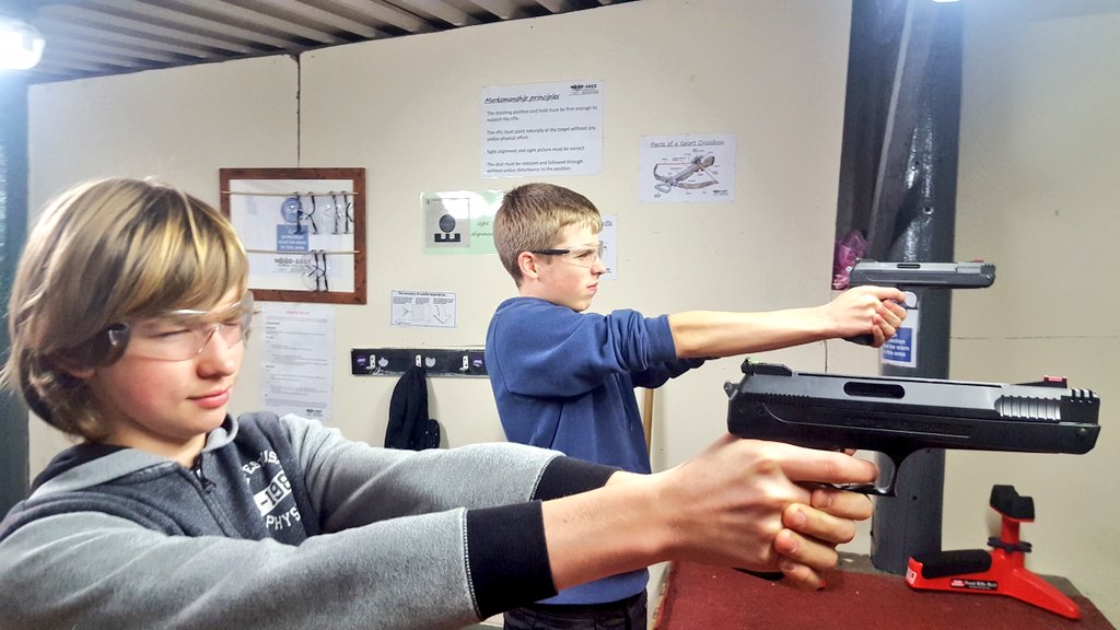 WoodSageOutdoor's tweet photo. Tonight was week 5 of our #DofE #marksmanship course for @clitheroe_desu members... "Intro to air pistols"...well done everyone 😁 https://t.co/zTBLYgeVHm