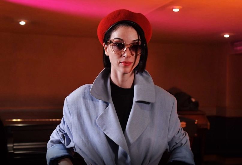 TheRhapsodyCom's tweet photo. St. Vincent covers The Clash’s “London Calling” on BBC Radio 1: Stream
https://t.co/M9vBuOQRUN https://t.co/QcAj39KhGz