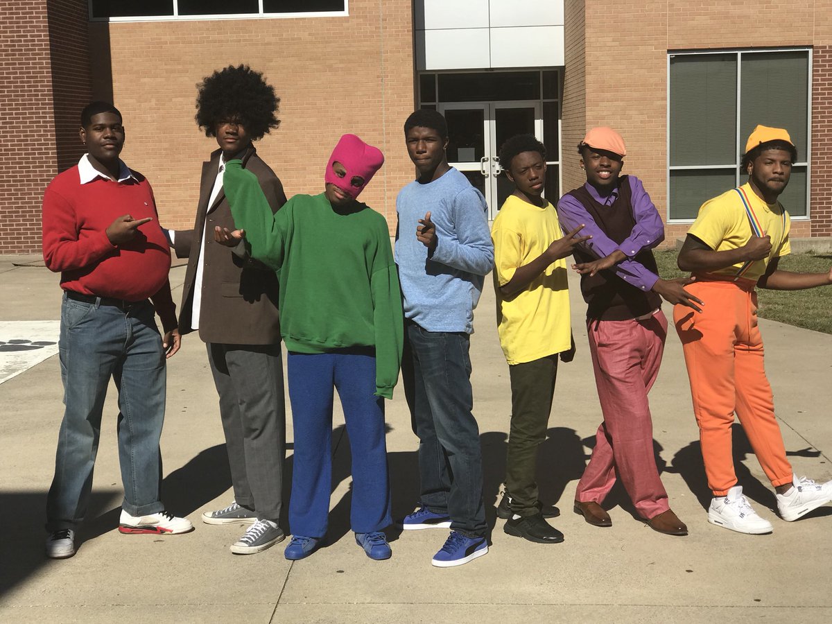 keltmelt_'s tweet photo. Catch us posted in yo junkyard🤧 https://t.co/K14bl7TFS4