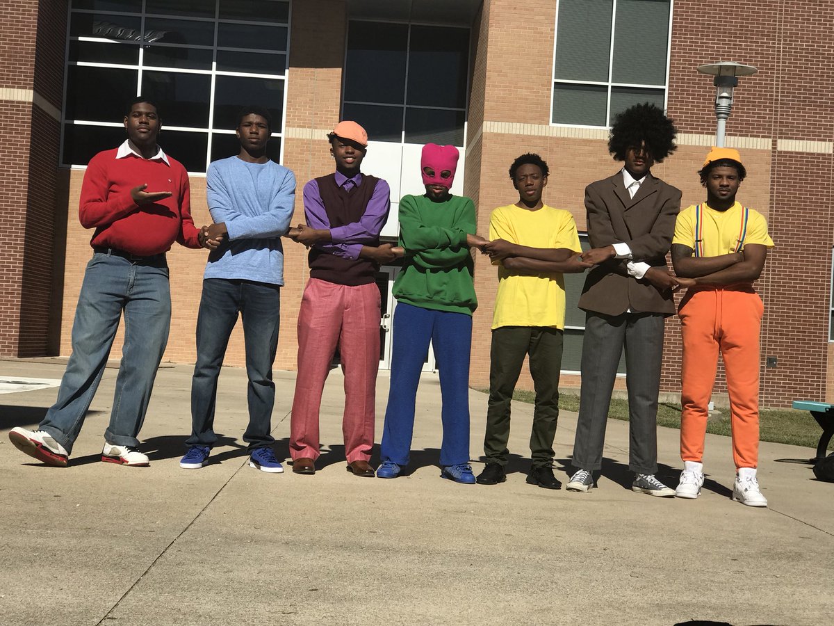 keltmelt_'s tweet photo. Catch us posted in yo junkyard🤧 https://t.co/K14bl7TFS4