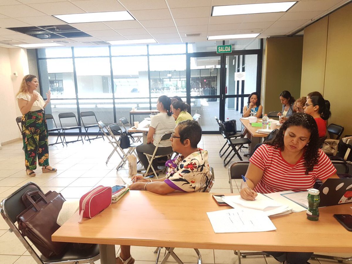 AnaochoaM's tweet photo. Trabajando en equipo los retos se convierten en éxitos, acompañamiento #proyectodeenseñanza #ATPSector08E https://t.co/CovOmSb5pv