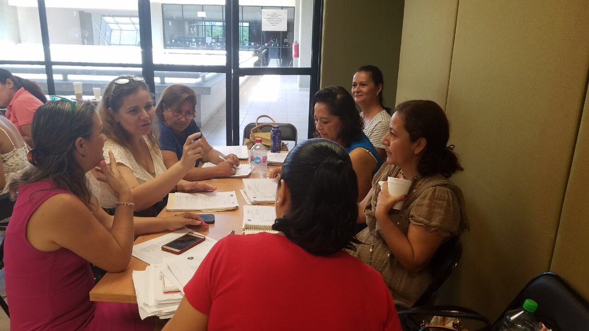 AnaochoaM's tweet photo. Trabajando en equipo los retos se convierten en éxitos, acompañamiento #proyectodeenseñanza #ATPSector08E https://t.co/CovOmSb5pv