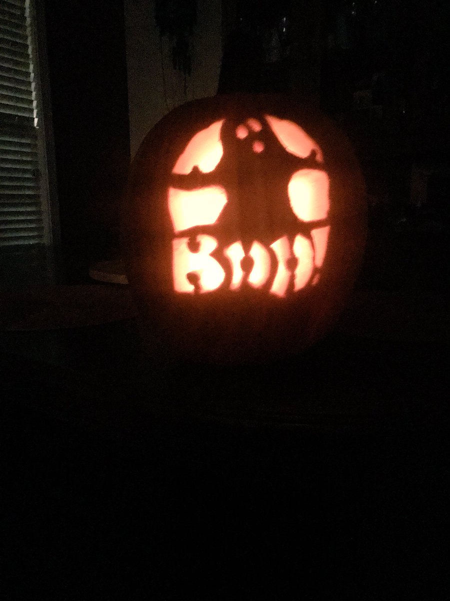presssli's tweet photo. Being all fall and festive with my BOO 🎃👻🎃👻 https://t.co/xbHVBAeJer