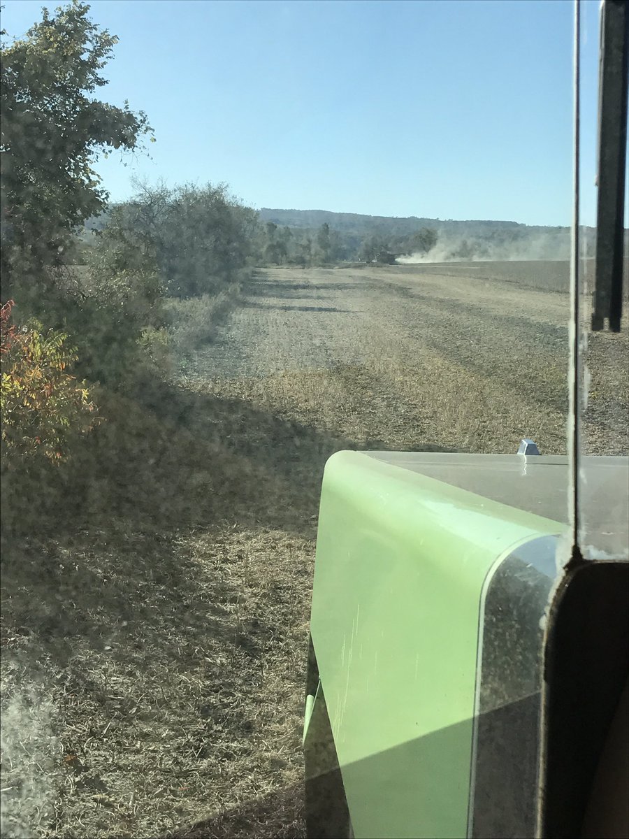 Toaster118's tweet photo. The A team of #ostervalefarms is in high gear ripping the last 85 acres of soys off. Moose season starts Saturday #only2peopleworkhere #soys https://t.co/VKwDbvaKBf