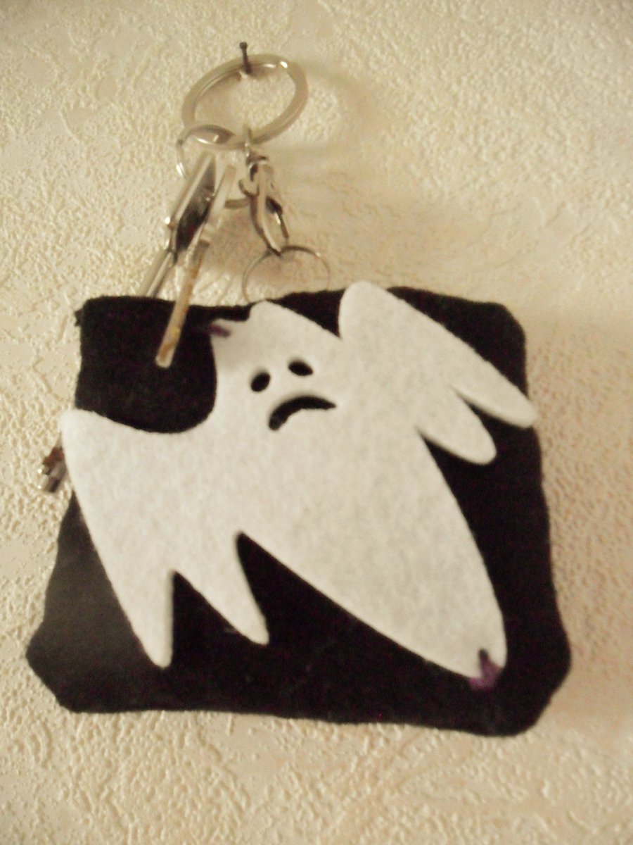 Aromaticamente1's tweet photo. doppia funzione: portachiavi e accessorio di halloween da appendere #portachiavi #Halloween #Halloween2017 #handmade #faidate https://t.co/DSi8BSDwvR