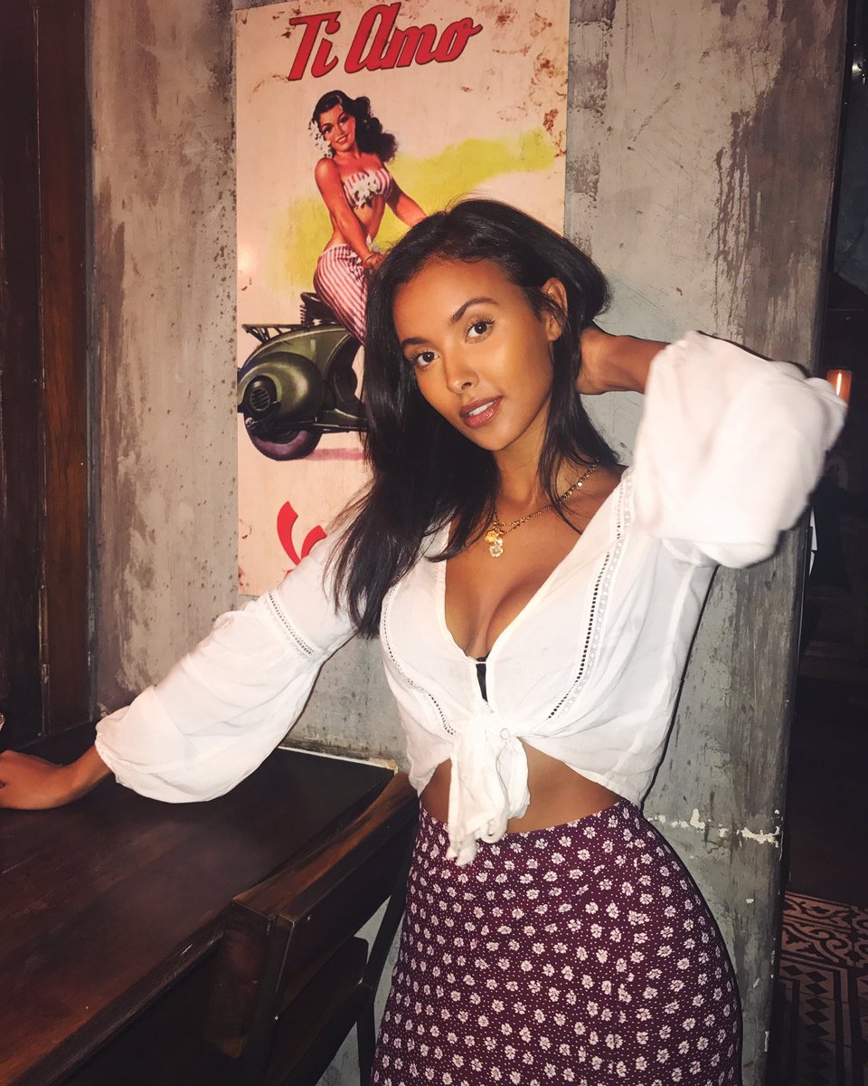 MayaJama's tweet photo. "Be the CEO your mother always wanted you to marry" https://t.co/ciKDxYkRnR