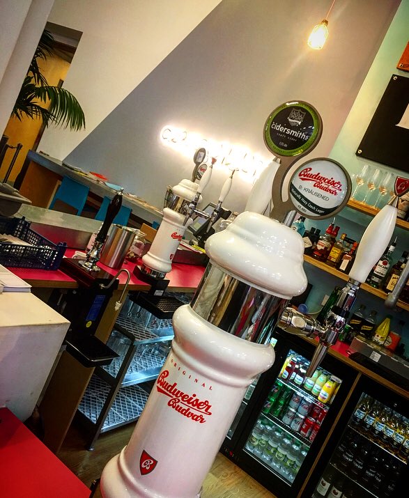 milkandsugarcdf's tweet photo. Budvar kräusened 4% & Cidersmiths on draught @llaethsiwgr @BudvarUK @Cidersmiths #cardiff #budvar #cidersmiths #bar #events https://t.co/aCXzBxslDt