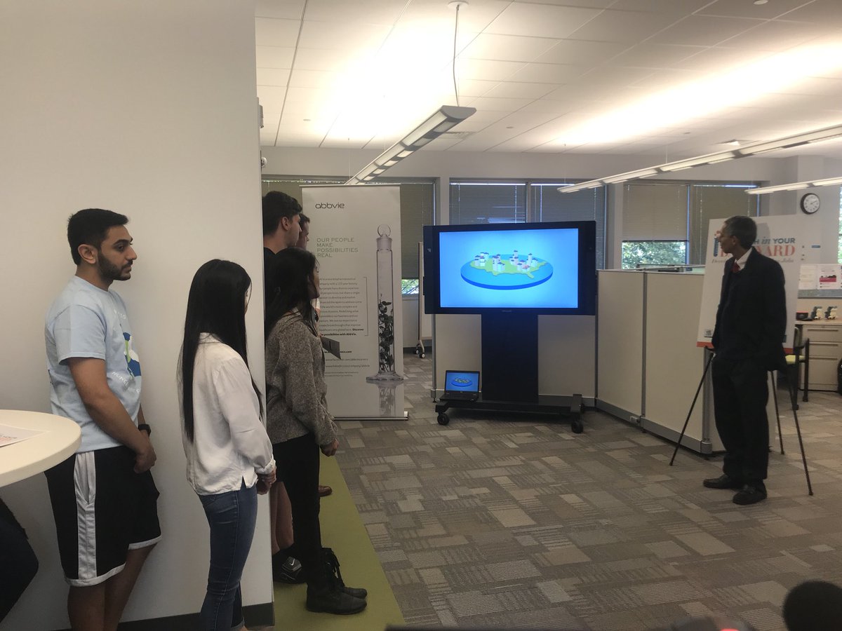 JFrancisTV's tweet photo. Did you know there are 945 open clicnical trials in Illinois?? Students, doctors talk about the importance of #ResearchInYourBackyard https://t.co/0OWkODRmsI