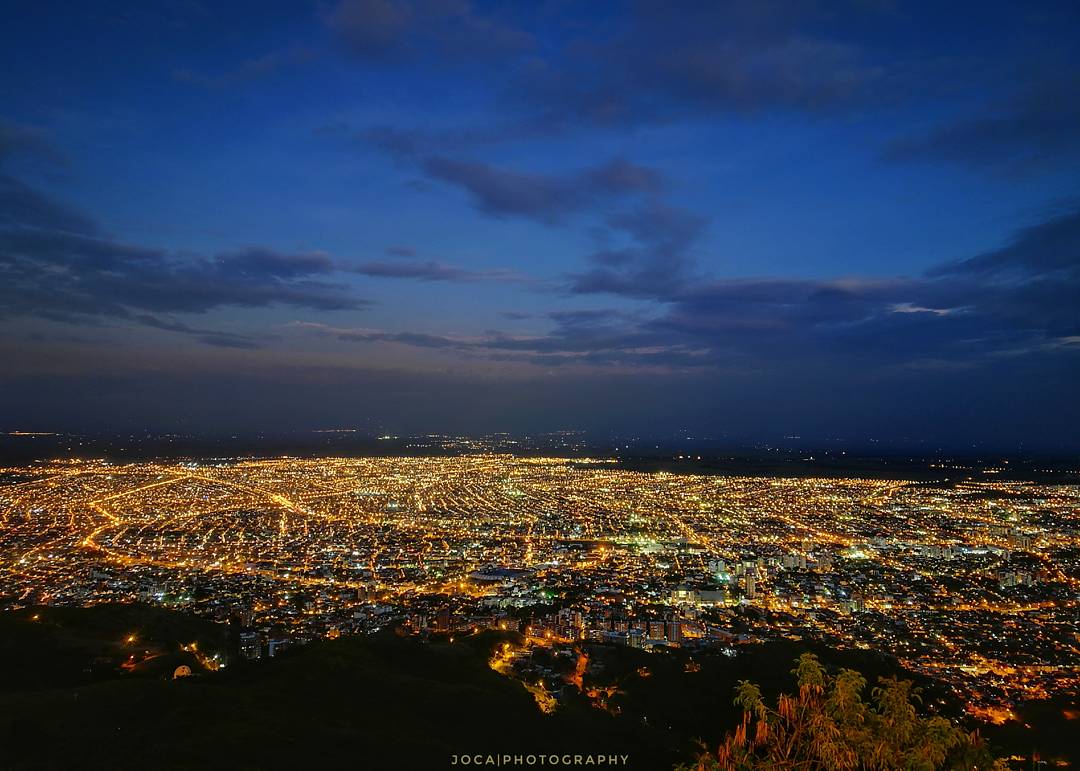 joca_ph's tweet photo. Cali en luces 🌃 #Cali #CaliCo #Colombia https://t.co/5EacAq74mm