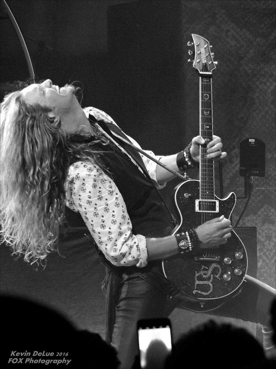 marieboscia's tweet photo. It's #WSWednesday once again Happy day all!💜🎼🎤🎸🐍 #WhitesnakeForevermore #PurpleTourMemories https://t.co/Va8nDjAXFk https://t.co/11Hdk3U0fU