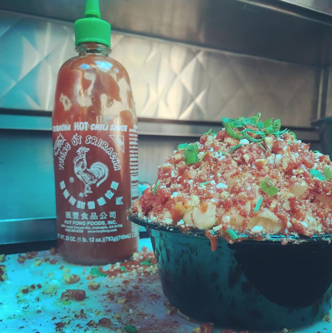 bistro_planet's tweet photo. The @PhenomnomTruck has gourmet #Tacos, Mac & Cheese, Grilled Cheese, & Sliders from 5-8pm in #OC for #WhyCookWednesday. Order ahead w/us! . https://t.co/Xjh4hmZ2Nr