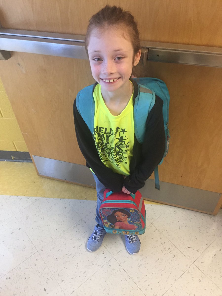 devin_shelden's tweet photo. Wear yellow for kindness week! #dresslikened @TweetDCS_OES https://t.co/6o46cNClnQ