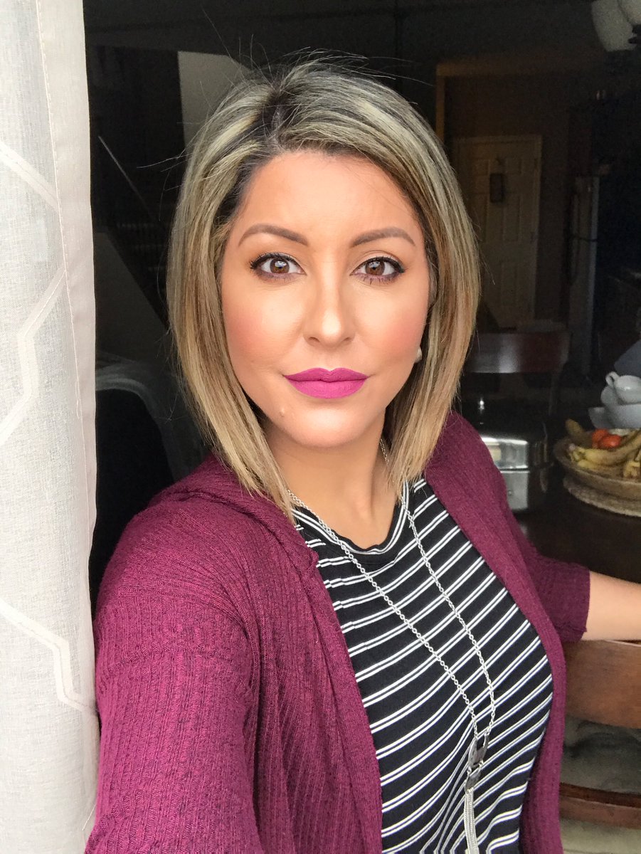 GlamHessie's tweet photo. #humpday🐪 @Clinique Beyond Perfection Foundation. @UrbanDecay 24/7 Glide-On Lip Pencil in “Speedball”, @Smashbox Lipstick “Let’s Dance”. https://t.co/qcmdJwinLI