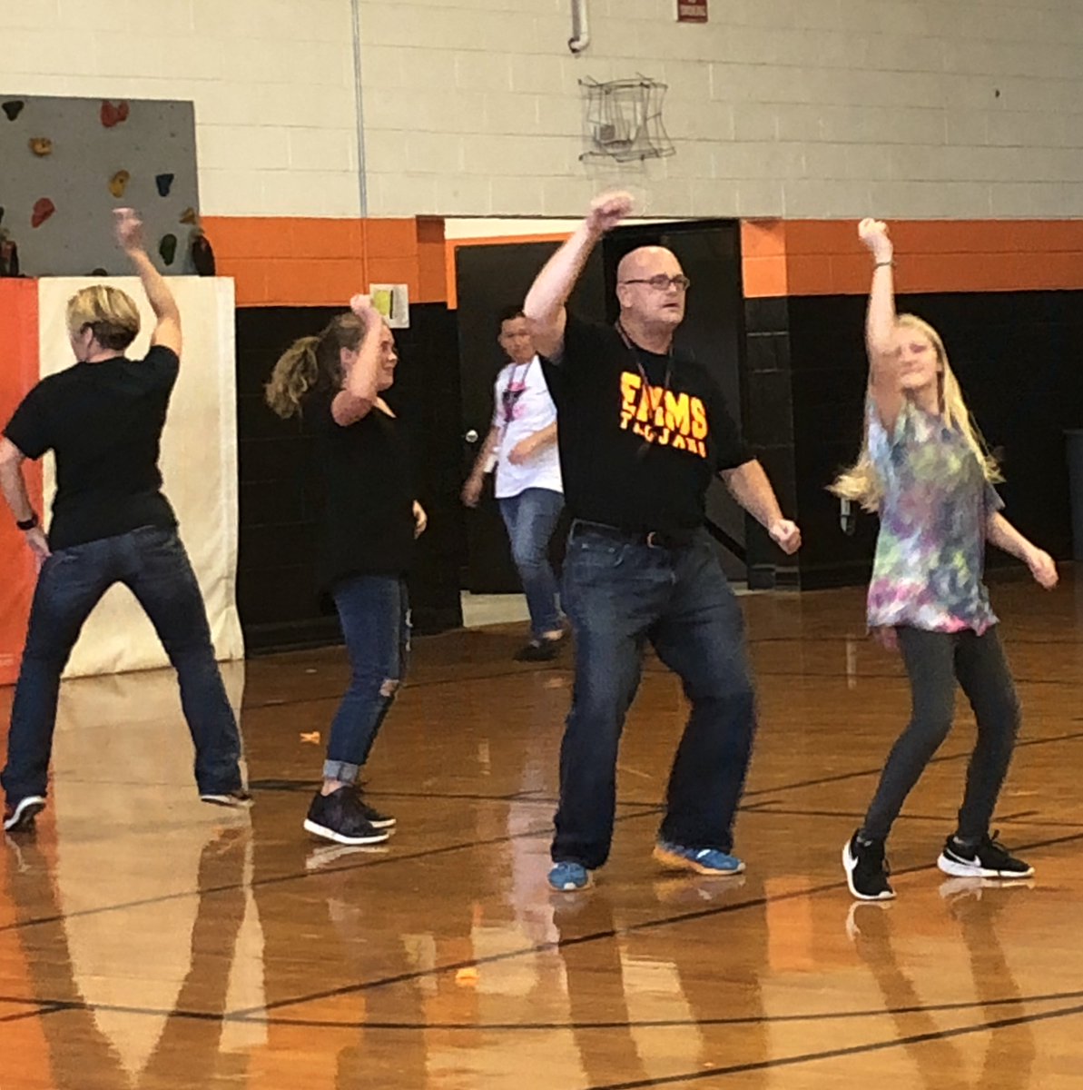 EMMS_McDowell's tweet photo. EMMS Student/Teacher Dance Off https://t.co/m5a6VDLXAC