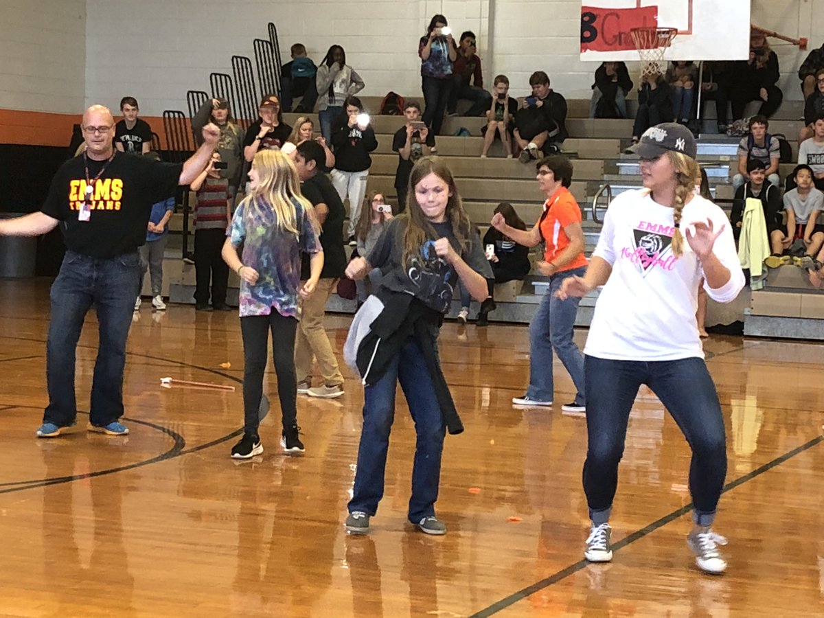 EMMS_McDowell's tweet photo. EMMS Student/Teacher Dance Off https://t.co/m5a6VDLXAC
