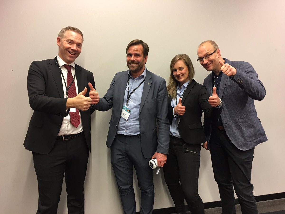 AutomaTHINK's tweet photo. Panelen på seminariet enhälligt överens om att reshoring är en trend och inte bara en tillfällighet! @JTHjkpg @OpiFlex_se @GLedell #fkg https://t.co/JnKQeW3jk2