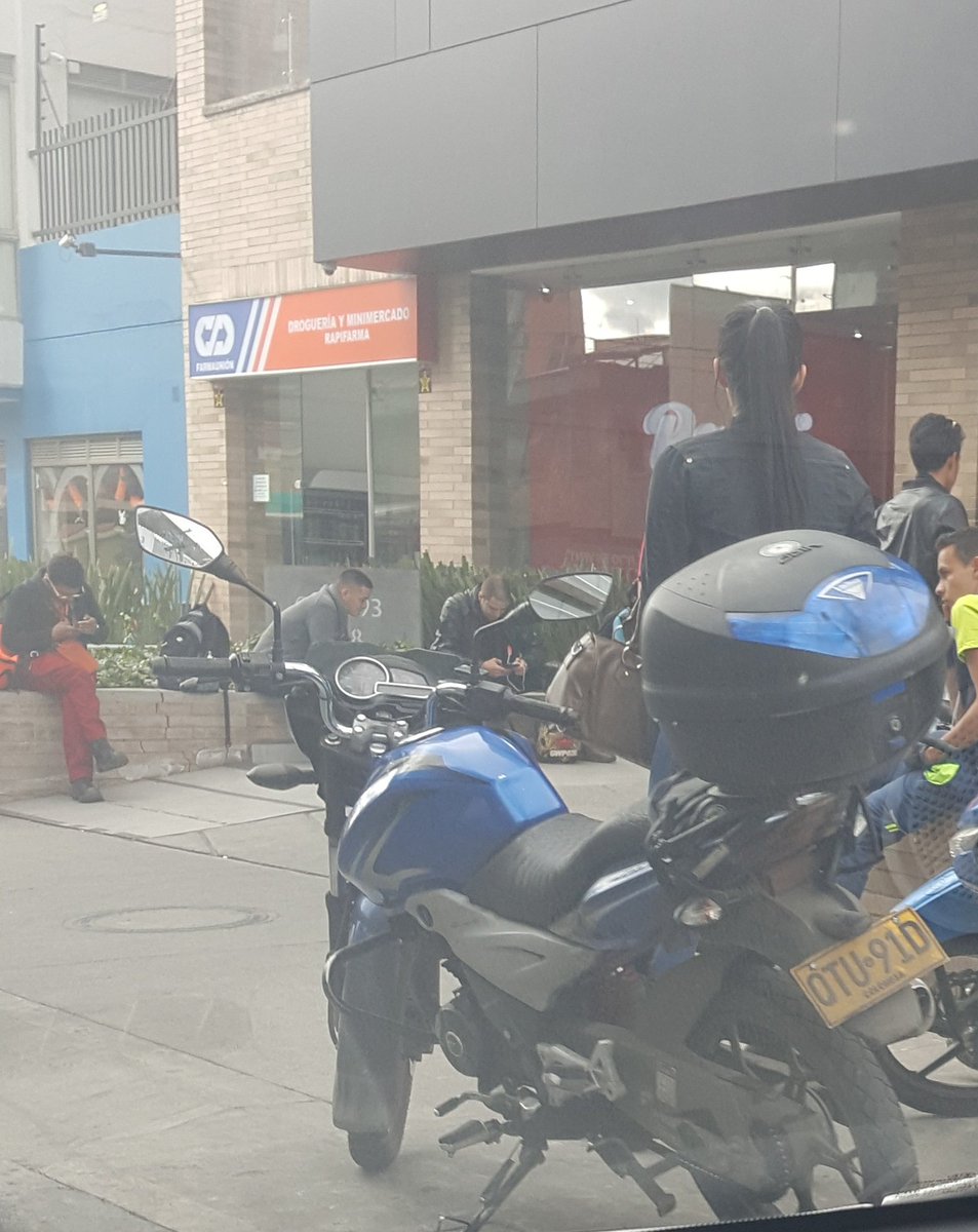 cazainfractor's tweet image. Y pasamos por las oficinas de la TOP1 de #empresasinfractoras 
@rappicolombia y sus rapitenderos en 🚫 y #andenesparapeatones 
@Bocarejo_JP