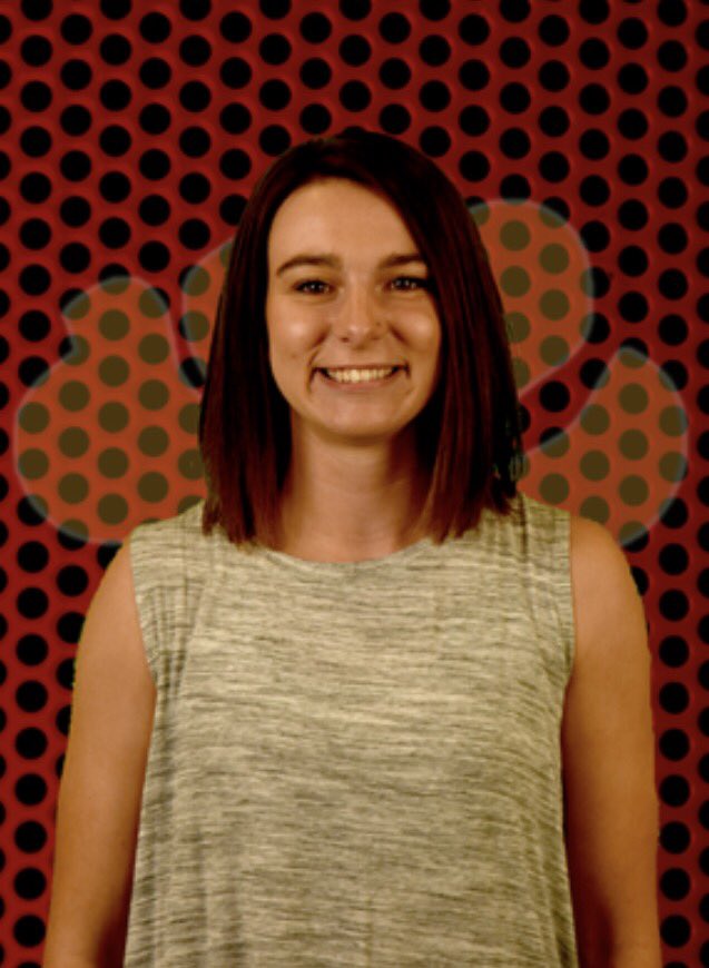 UMMVolleyball's tweet image. @Layne_victoria is ranked #1 in the COUNTRY! Tallying a grand total of 1,063 set assists on the year 🙌🏼 #HandsOfGold