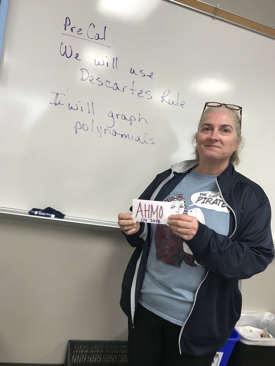 jocelynsanti10's tweet photo. #ahmoeverydayheros #wyliehshasamazingteachers ❤️ #seniorsc/o2018 @ahmoprincipal https://t.co/l70nDh2UT6