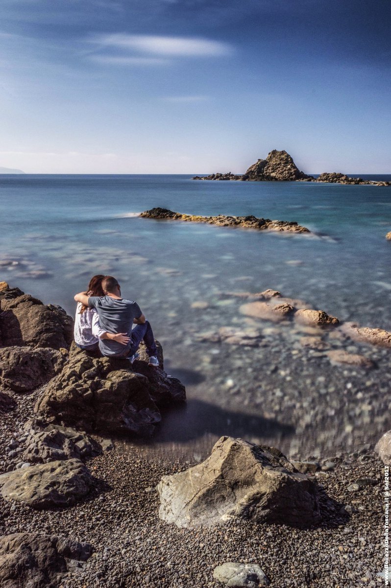 Io, te ed il mare d'ottobre...

#Falcone #Piombino #Toscana #scogli #mare #searocks #Tuscany #beach #love #sea #amore #spiaggia #blu #blue