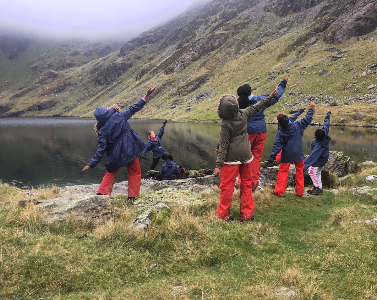 CConnor_OBT's tweet photo. Team Mallory enjoying the peace and quite of Cadair Idris!! #whataplaceforyoga #stsaviours #thinkoutside #outwardbounduk #LikeAGirl https://t.co/fPfWfQJYHL
