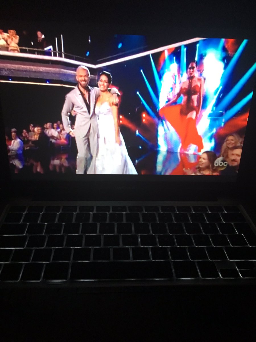 EmmaMuir4's tweet image. Hey @SamHeughan why don't you join dancing with the stars and add some of that Scottish flavor? 😜❤