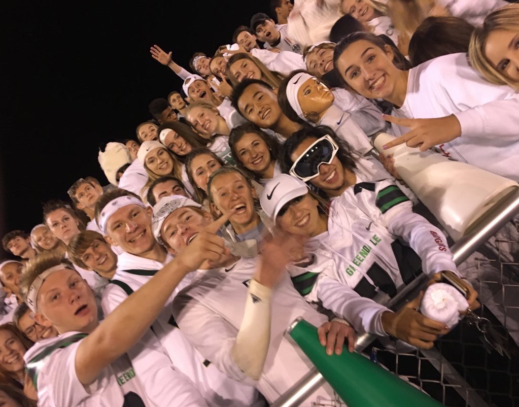 Section_Goals_'s tweet image. Greendale High School. s/o to their girl Tracy! 🙎🏻.                                                Greendale, Wisconsin