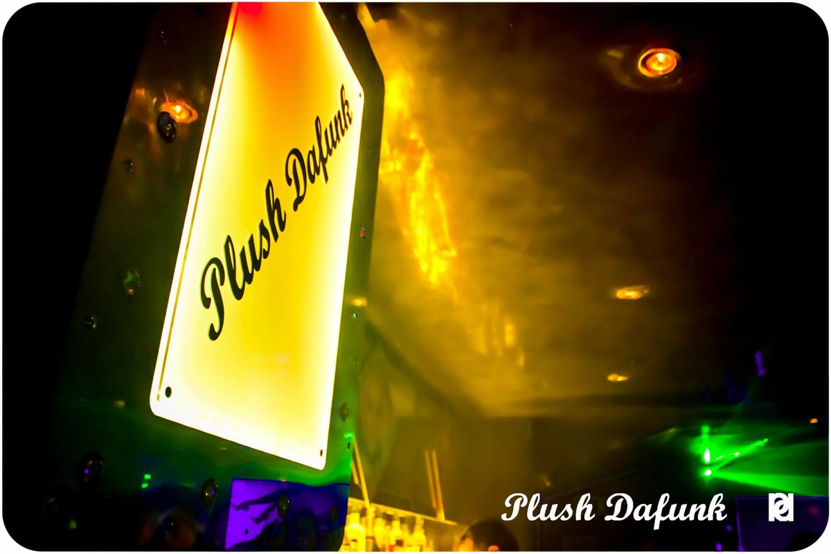 Looking forward to playing <a href="/PlushDafunk1/">Plush Dafunk</a> at @__McQueen__ on Saturday alongside <a href="/kandkmusic/">K&K Music</a> 👌