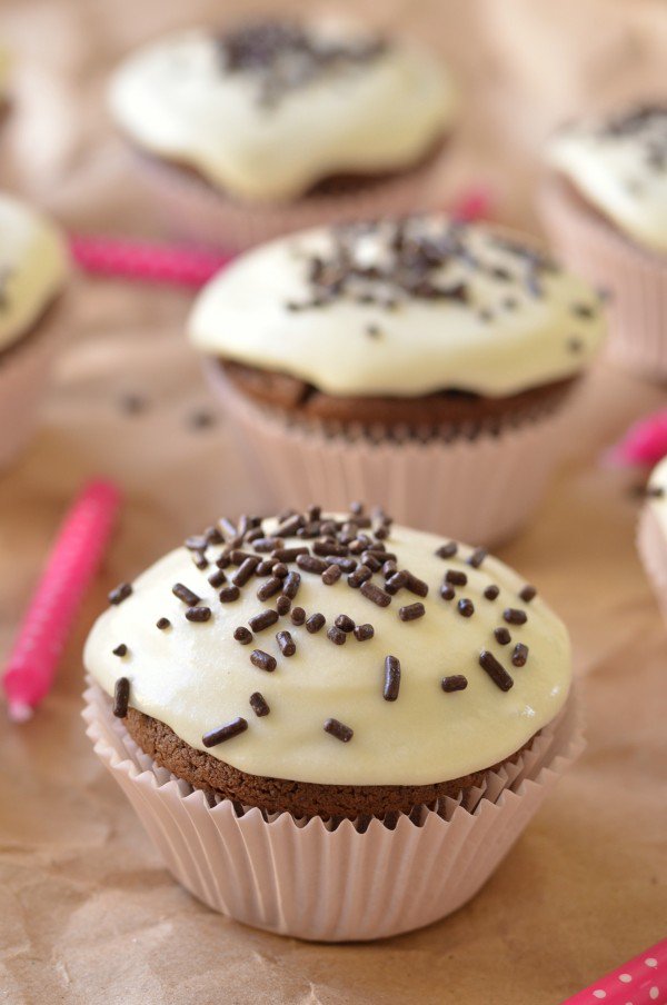 CoachFarm's tweet image. Have you ever had cupcakes made with goat cheese frosting, especially on #NationalCupcakeDay? It is our favorite! coffeeandquinoa.com/2014/03/small-…