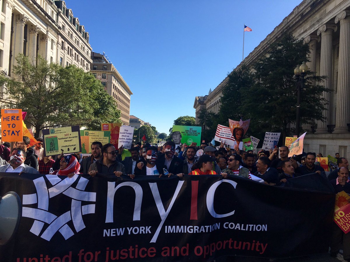GlblCtznImpact's tweet photo. No hate, no fear, immigrants are welcome here. #NoBanNoWall #undocumentedunafraid @thenyic https://t.co/ZKNZX4mKBs
