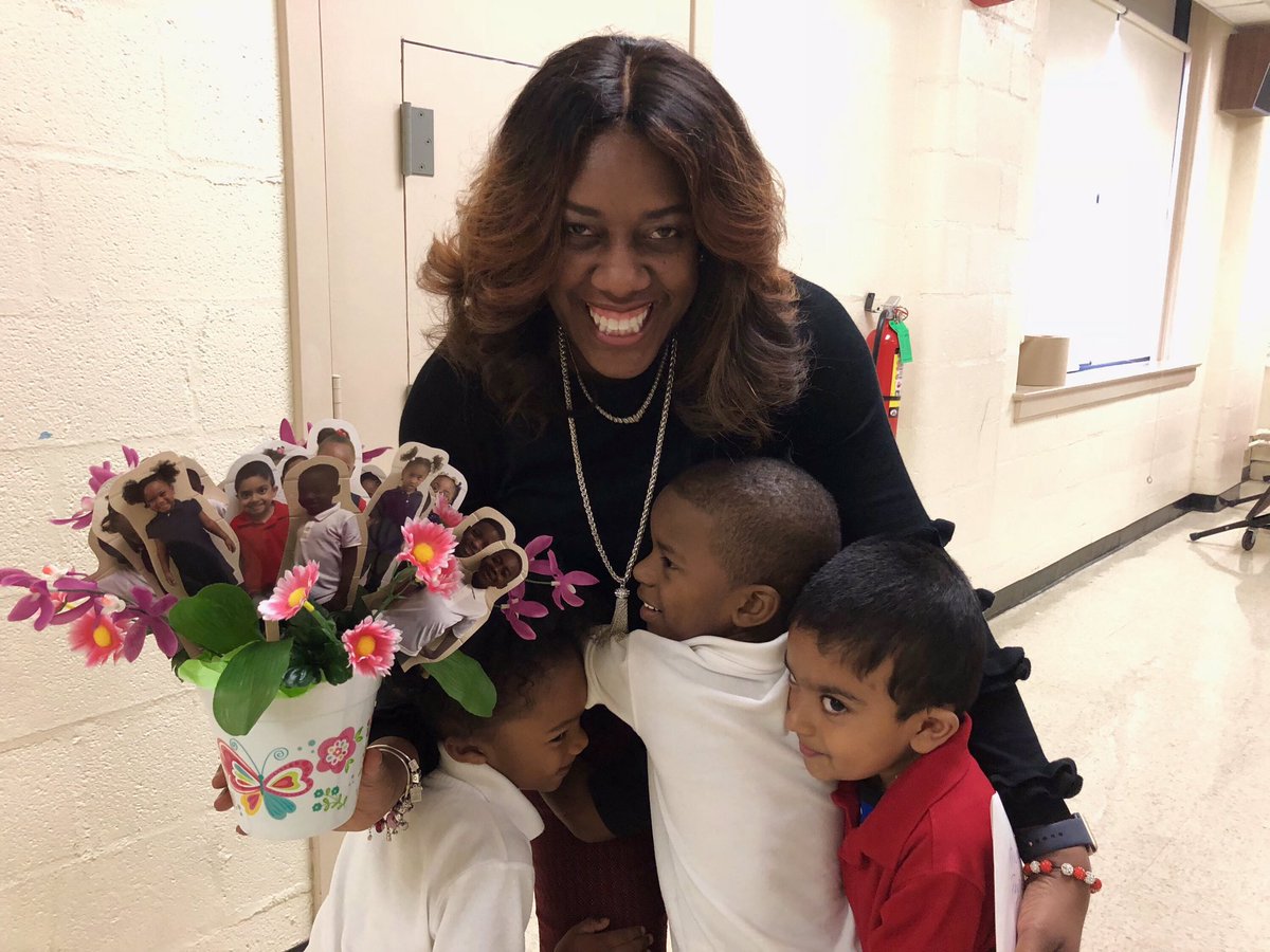CherokeeES901's tweet photo. Happy #BossDay2017 to the one and only Sunya Payne! Thanks for your leadership in helping us ALL grow! https://t.co/WqM4gzNlDC