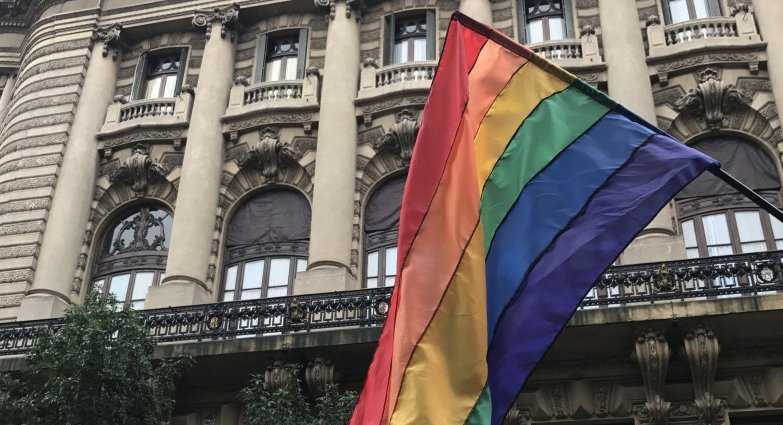 IFSAStudyAbroad's tweet photo. Former and current #ifsabutler students discuss being LGBTQ+ in Buenos Aires @IfsaBa https://t.co/16ZvvvxZGS https://t.co/OKk1vAjk09
