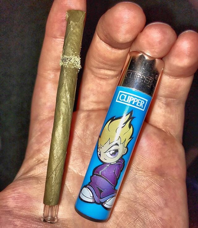 Ganjly420's tweet photo. Reposting @higher_minded:
Dutchy with a glass tip & #kief ring ๐๐ฅ #itsaclipper #higherminded https://t.co/Rh0c3pOgGO